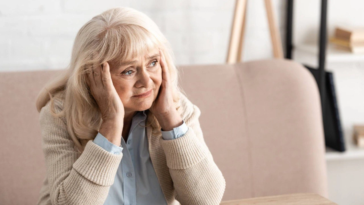 Alzheimer xəstəliyinin başlanğıcının erkən əlaməti aşkarlandı